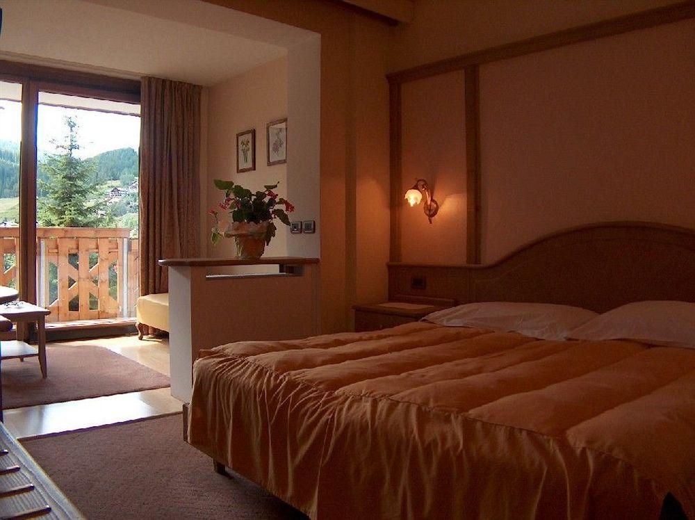 Hotel Catinaccio Rosengarten Moena Exteriör bild